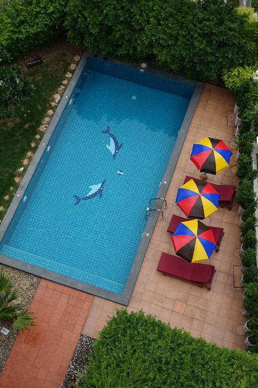 The Right Resort Патая Екстериор снимка