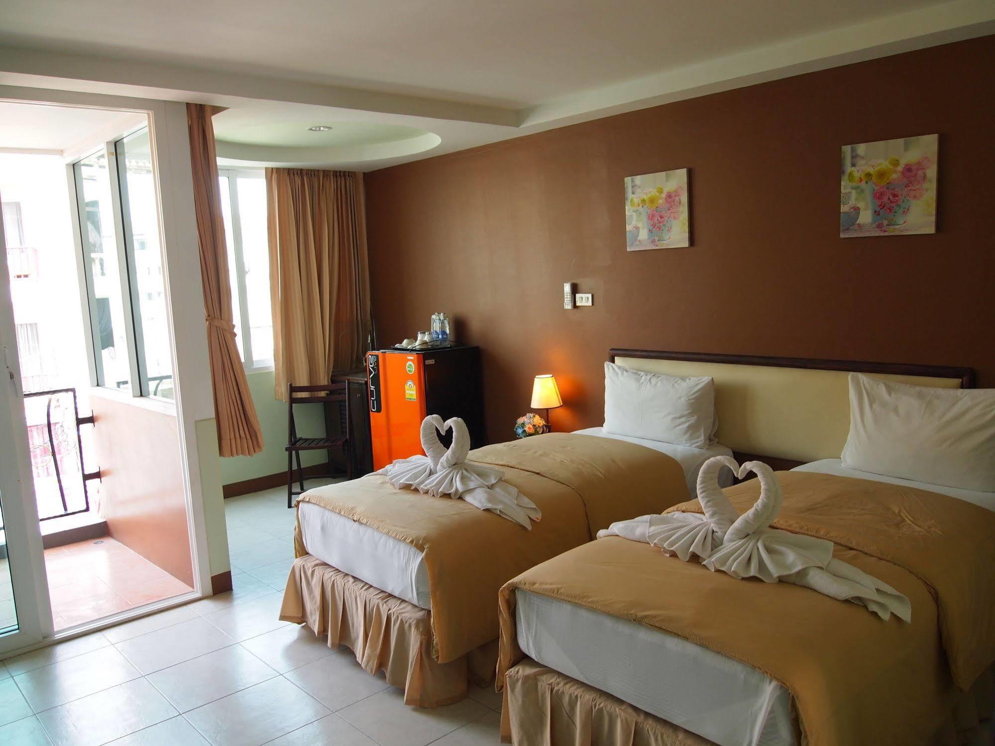 The Right Resort Патая Екстериор снимка